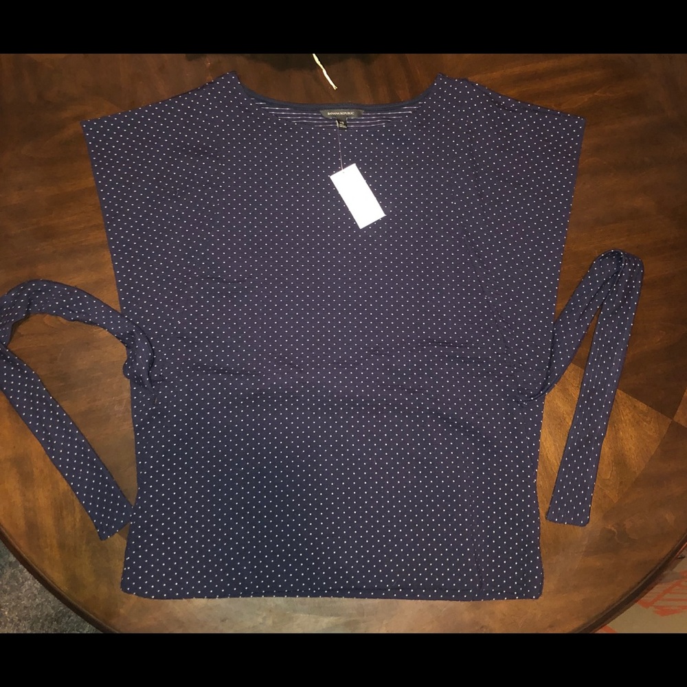 1 HrSale 🚨🚨NWT Banana Republic Top
